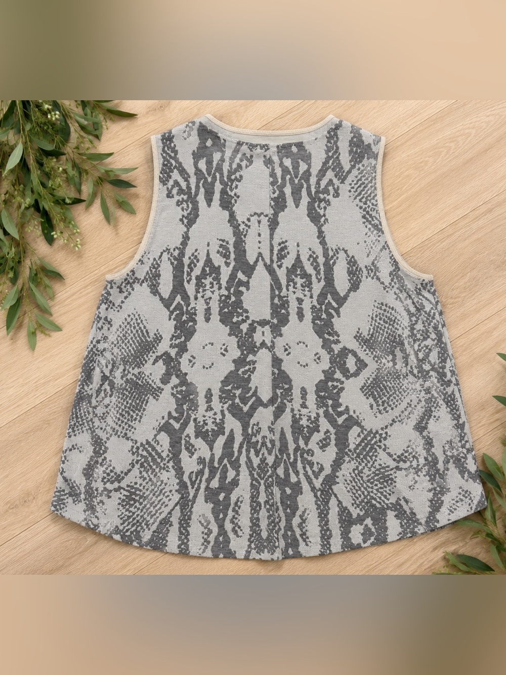 Anthropologie Akemi + Kin Marietta Mixed Media Snake Print Bubble Hem Top XS - Picture 4 of 7